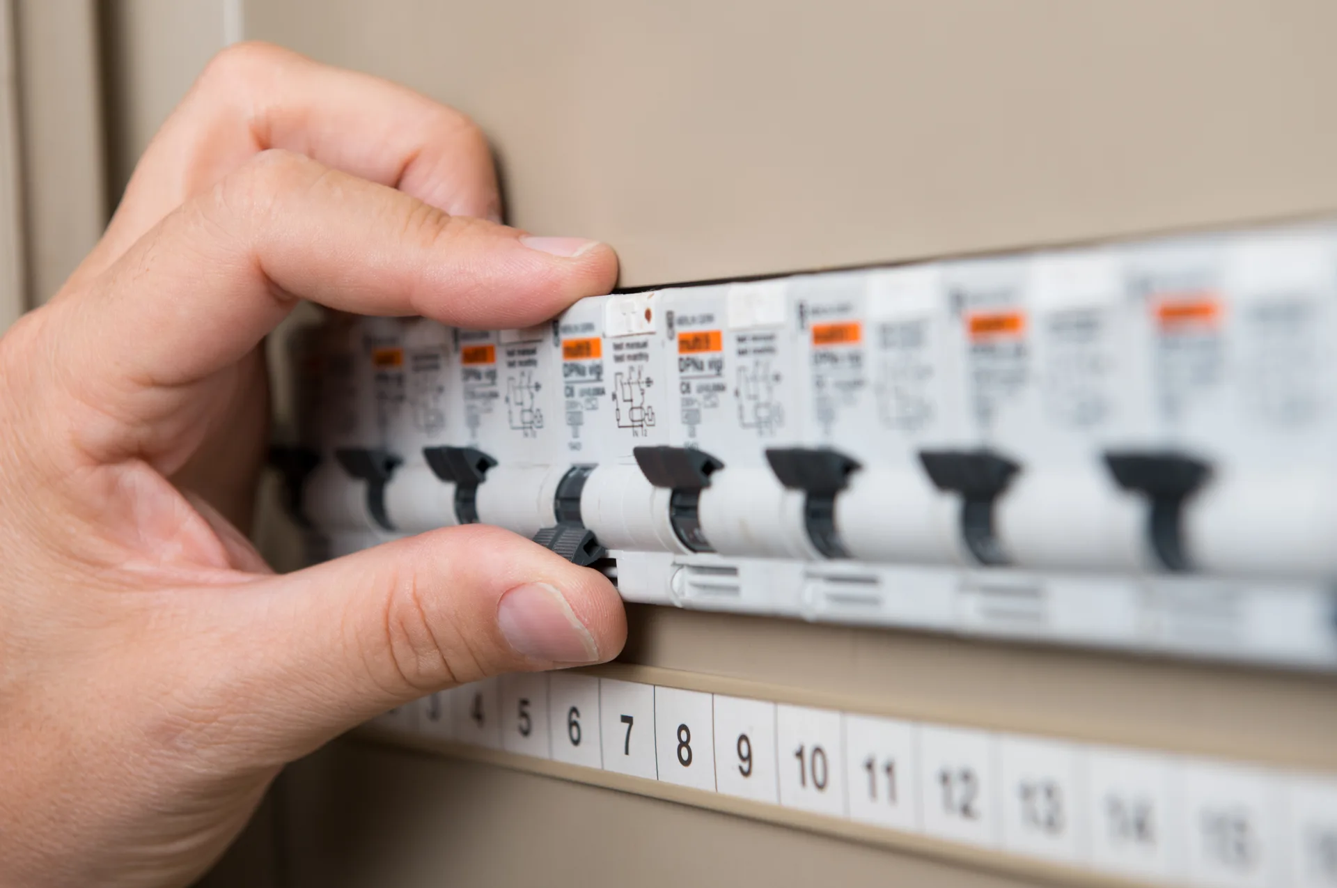 Electrician Swansea, licensed electricians serving Swansea